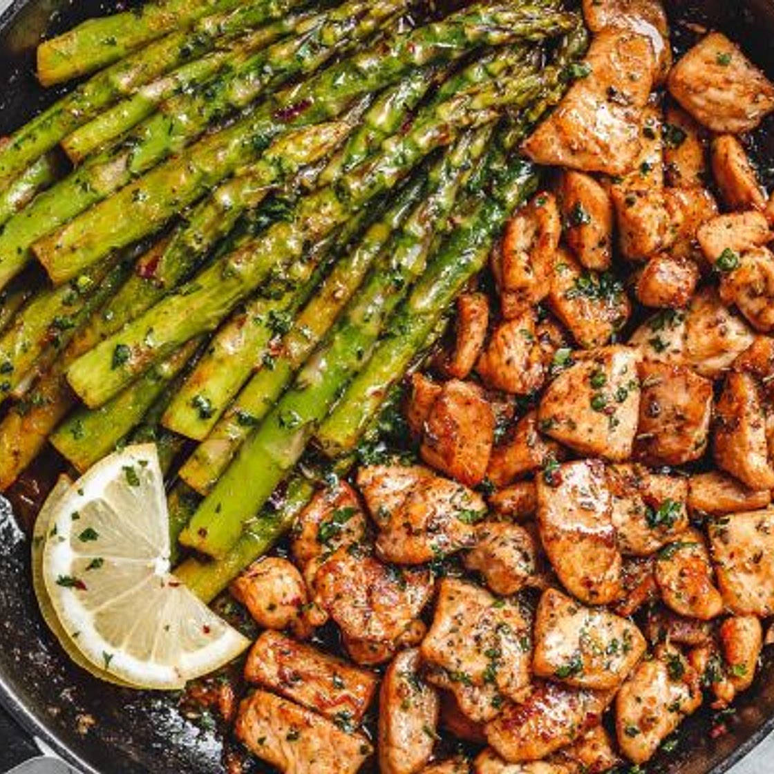 Lemon Garlic Butter Chicken and Green Beans Skillet