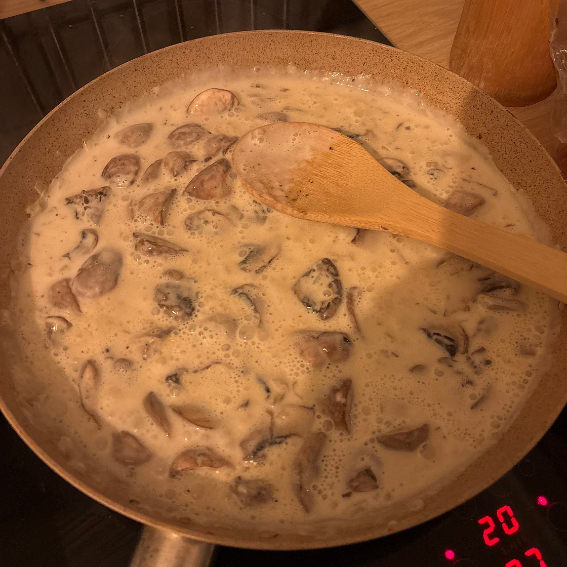 Rahm-Champignons à la Scherni