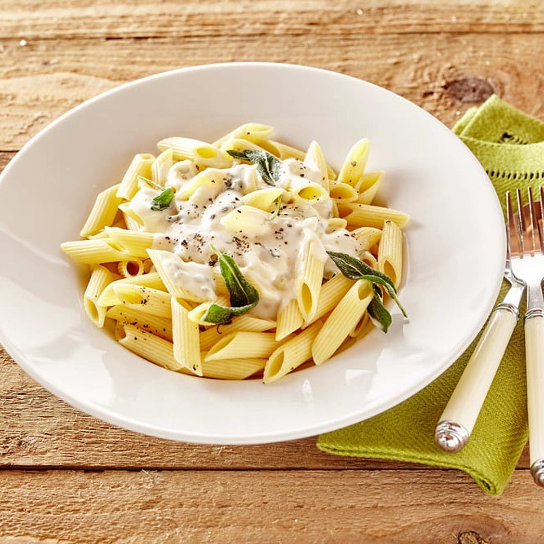 Macarrão de molho branco