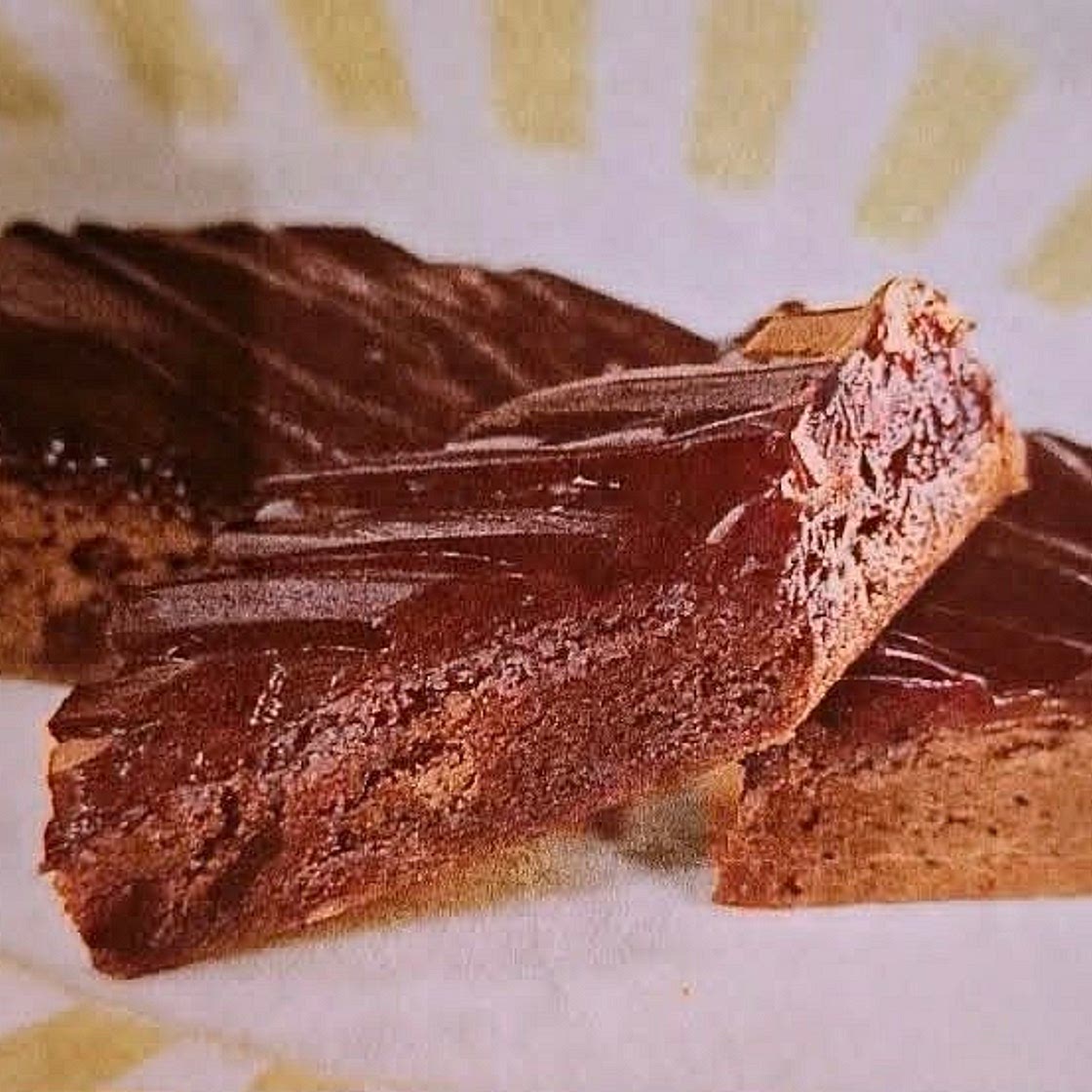 LICORICE CHOCOLATE BULLET SLICE