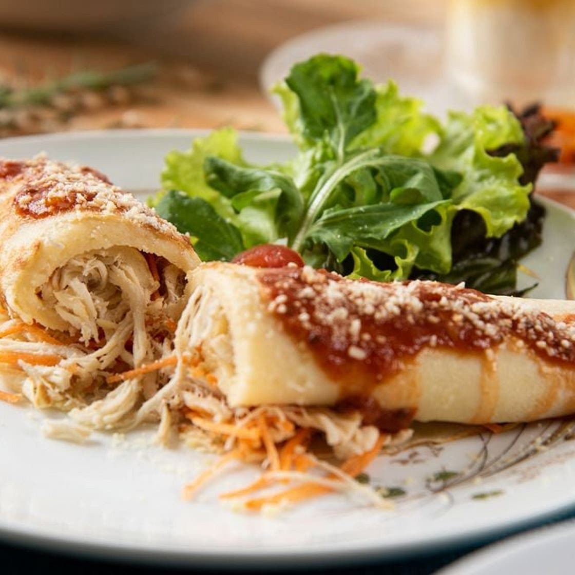 Panqueca de frango desfiado