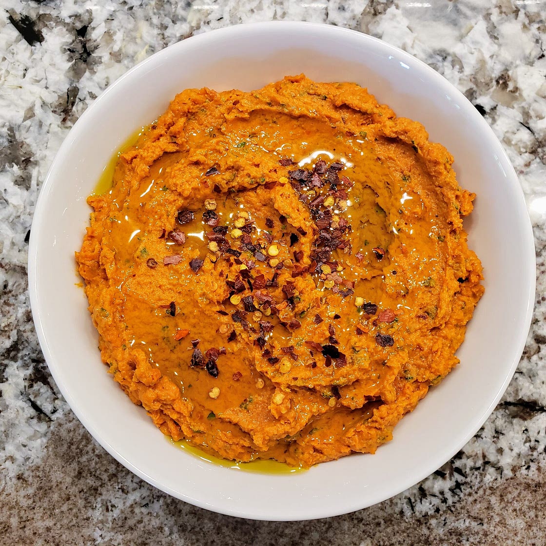 Sun-dried tomato basil hummus