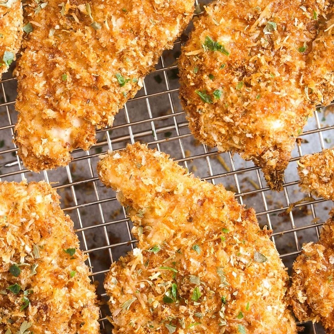 Fried Chicken with chipotle sauce