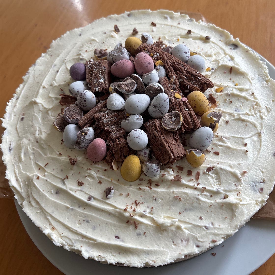 Easter egg cheesecake