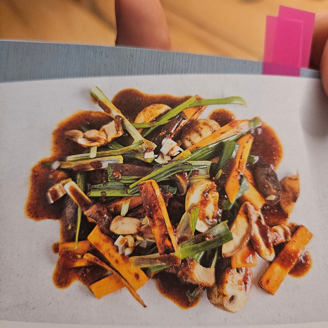 Süßkartoffeln mit Pilzen aus dem Wok