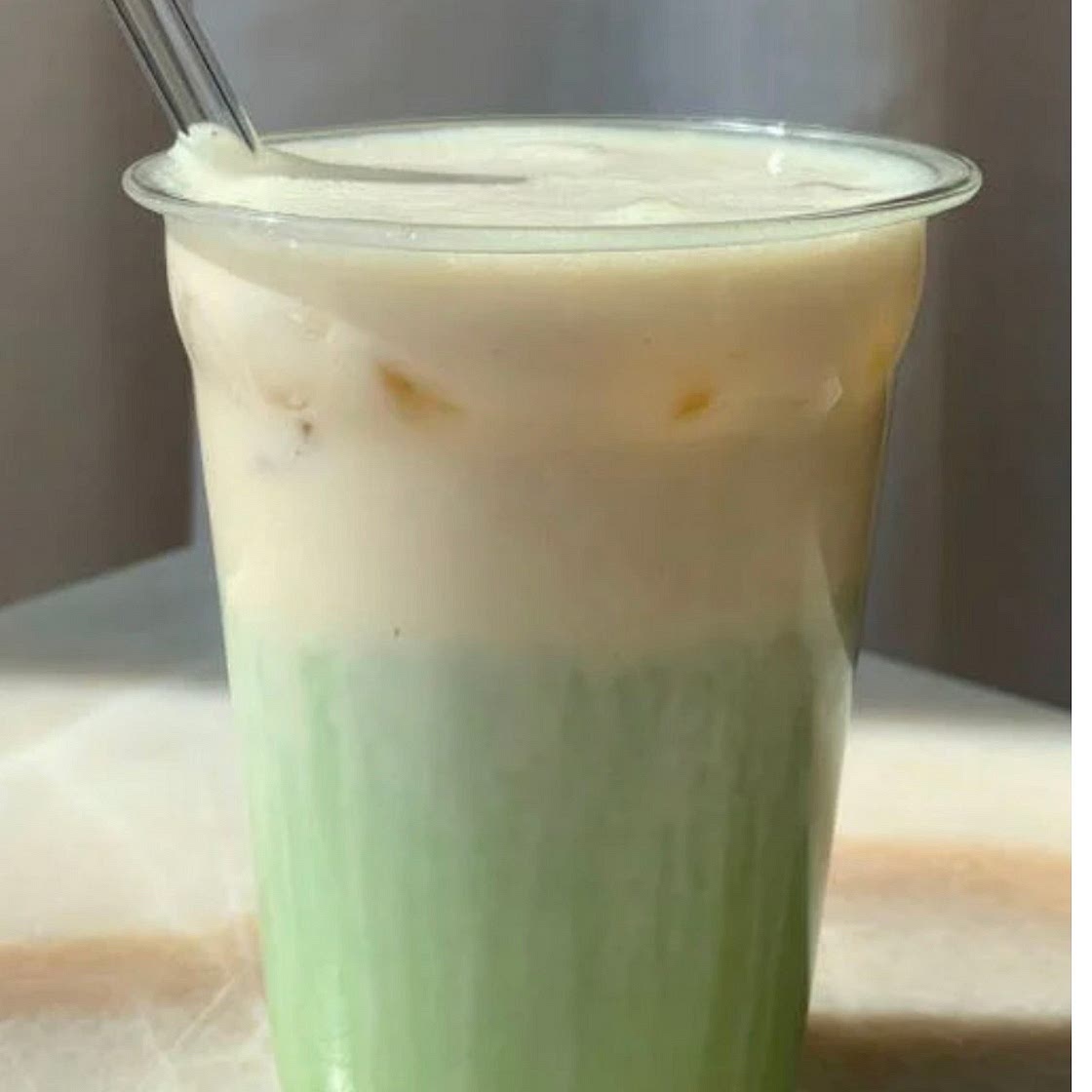 Matcha & mango smoothie 