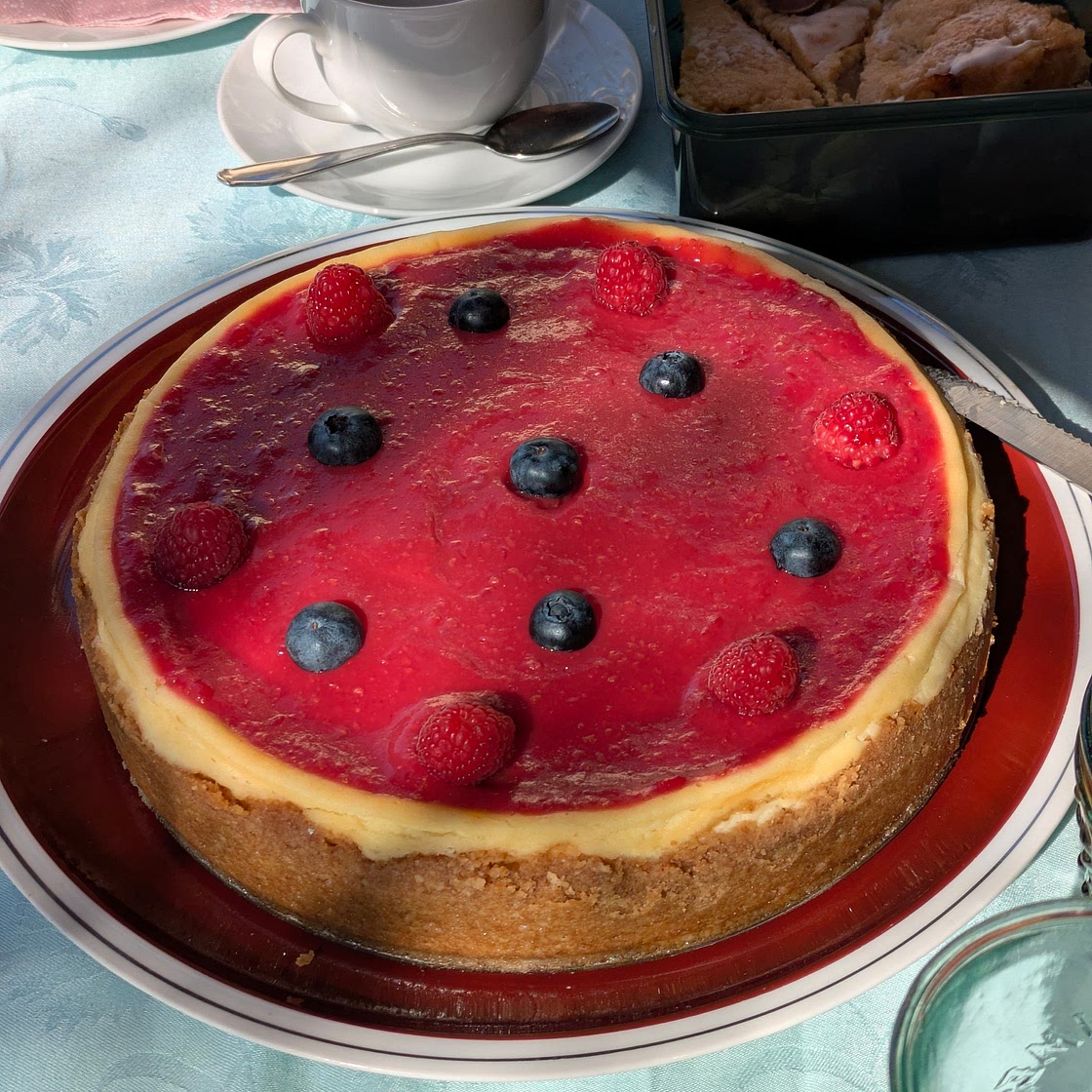 New York Style Cheesecake mit Fruchttopping