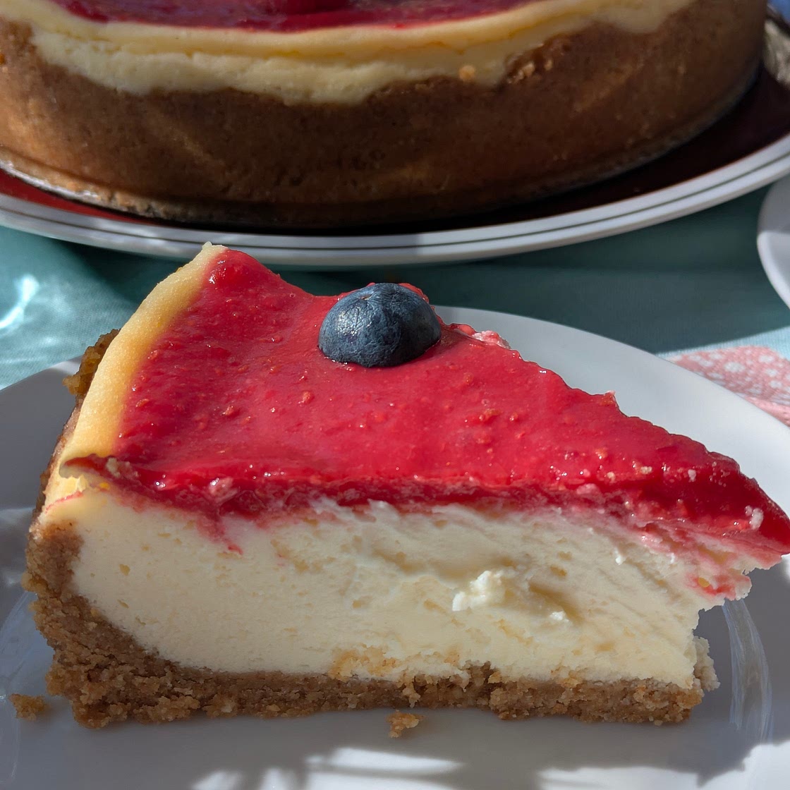New York Style Cheesecake mit Fruchttopping