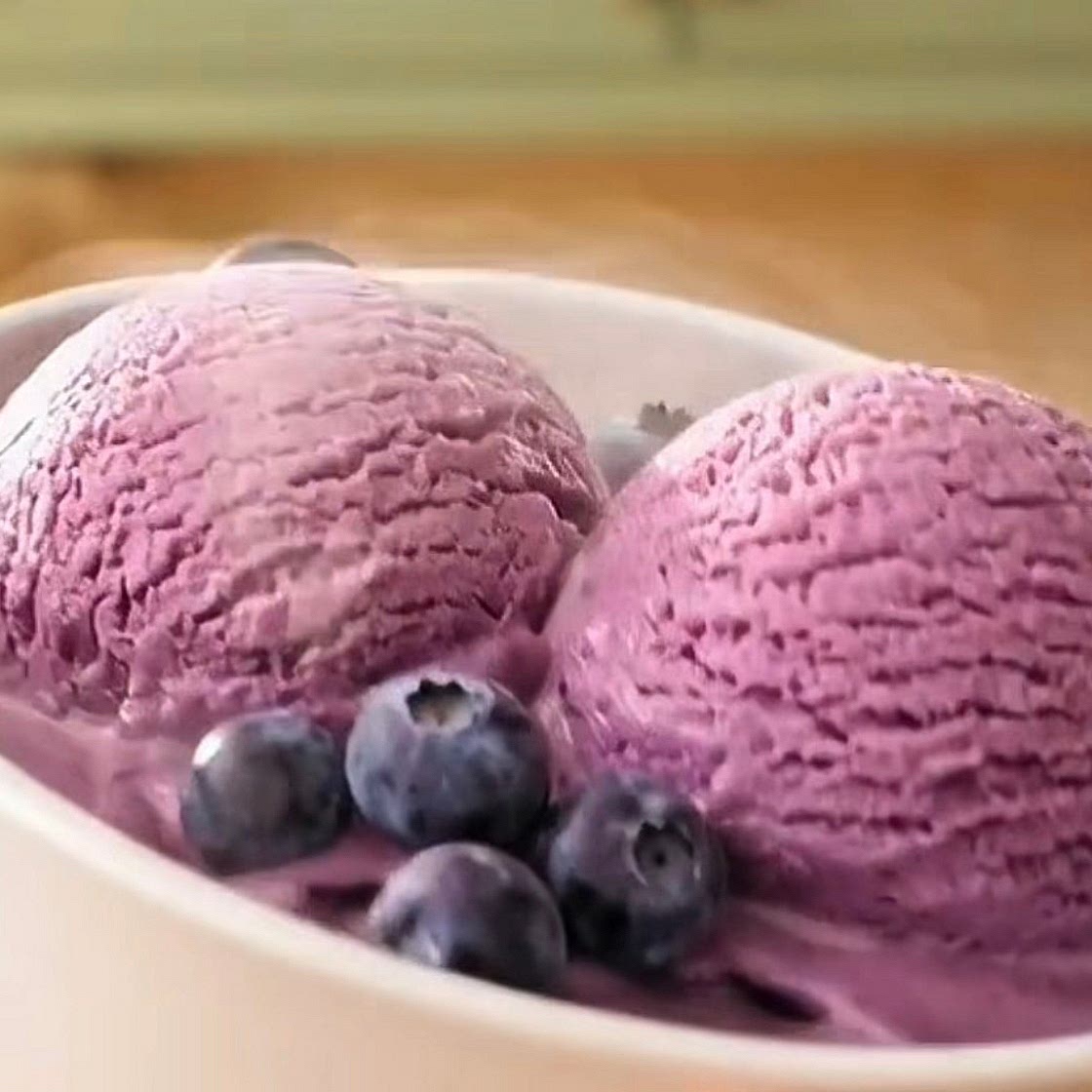 Blueberry ice cream (yoghurt)