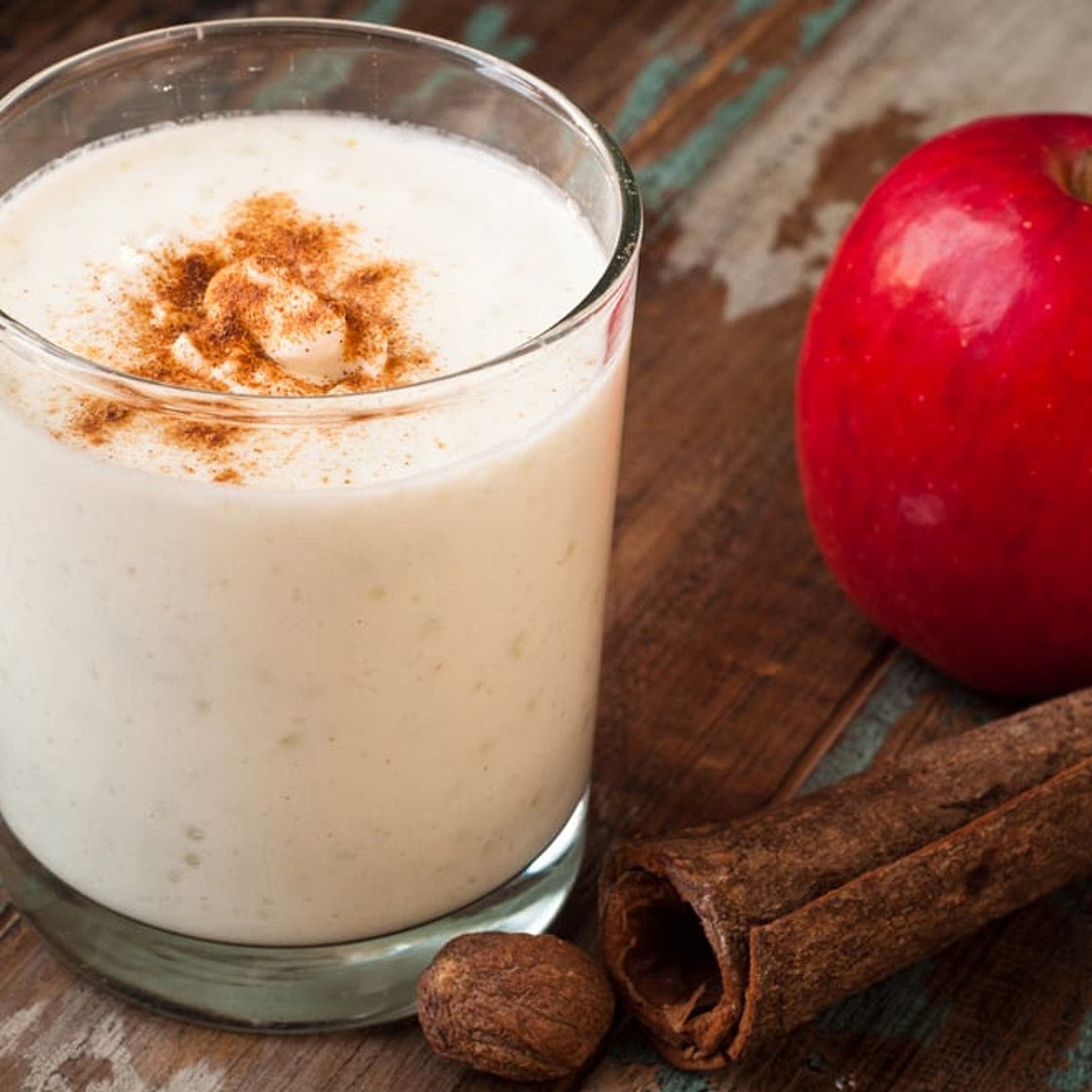 Vitamina de maçã, aveia e mel