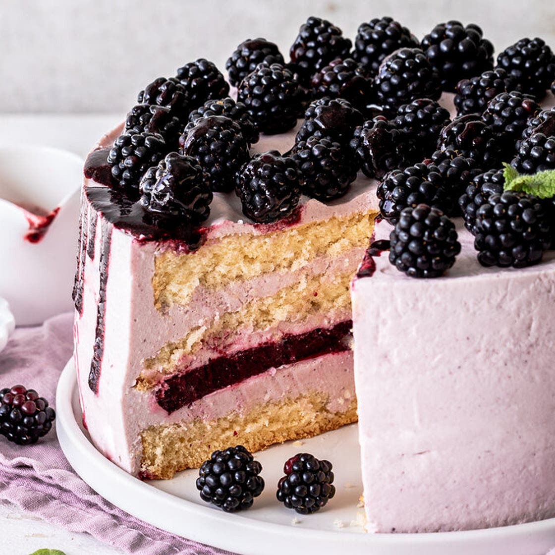 Brombeer-Torte - mit Joghurt-Creme und Fruchtfüllung