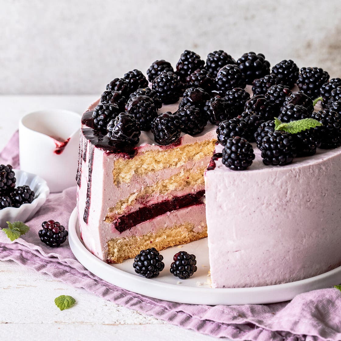 Brombeer-Torte - mit Joghurt-Creme und Fruchtfüllung
