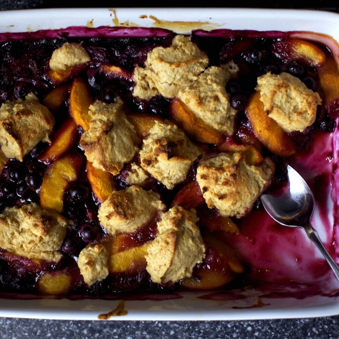 peach blueberry cobbler