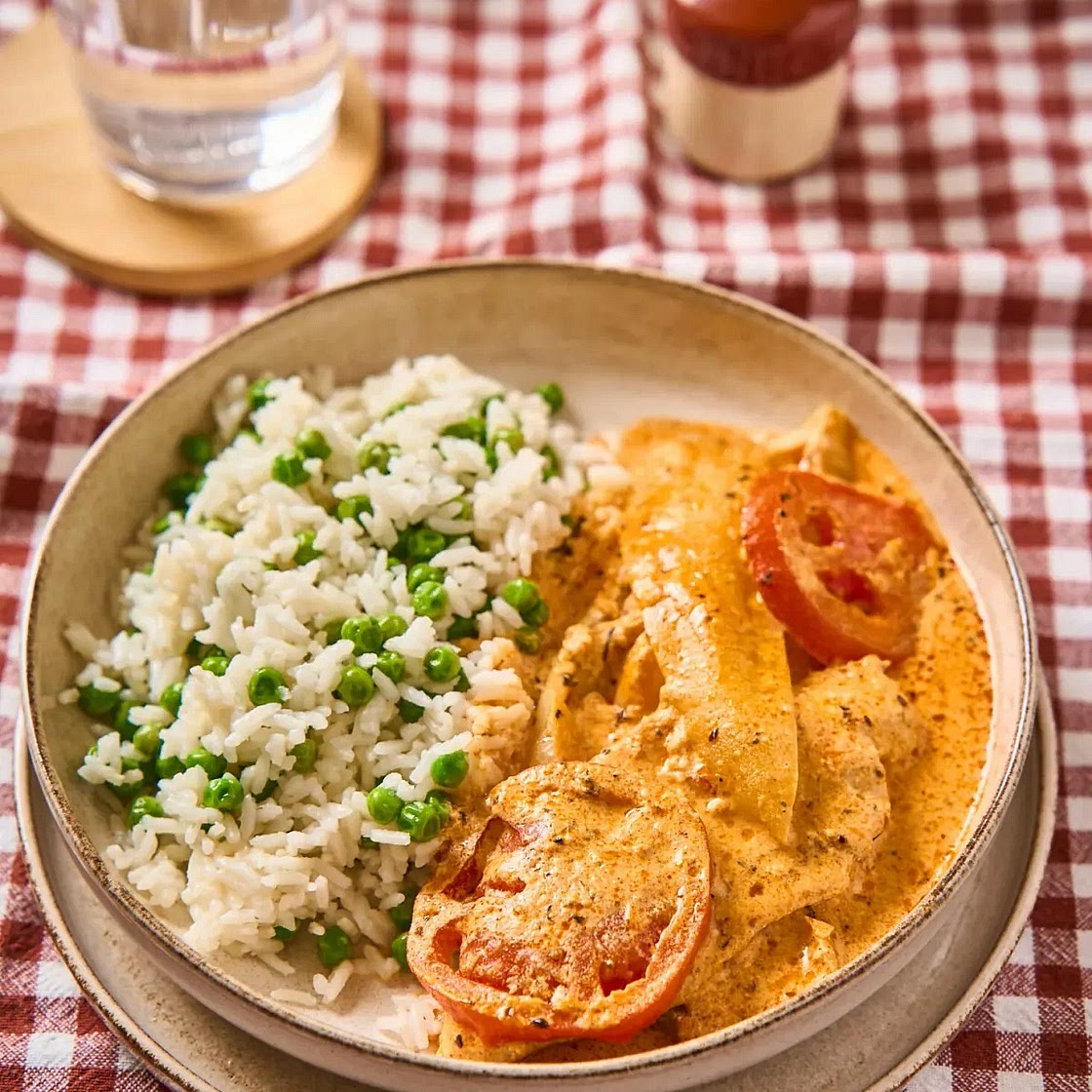 Chicken with Paprika and Tomatoes in a Creamy Sauce