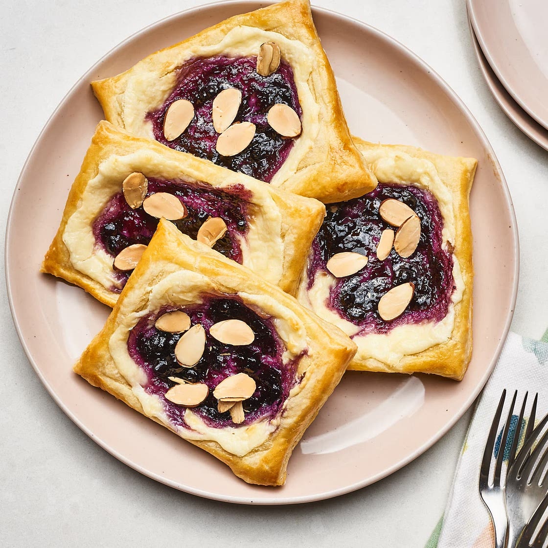 The Easiest Cream Cheese Breakfast Pastries