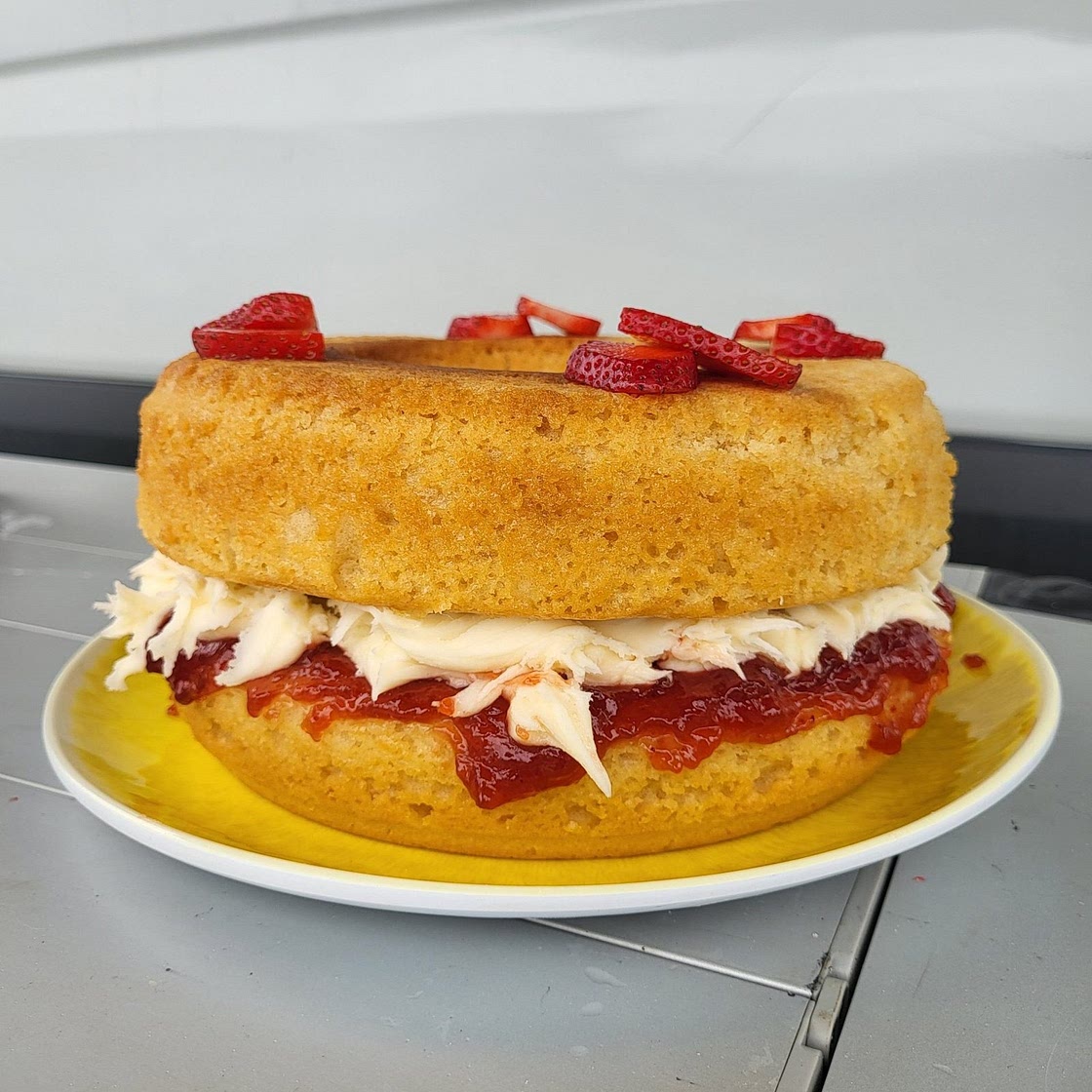Omnia vegan Victoria sponge