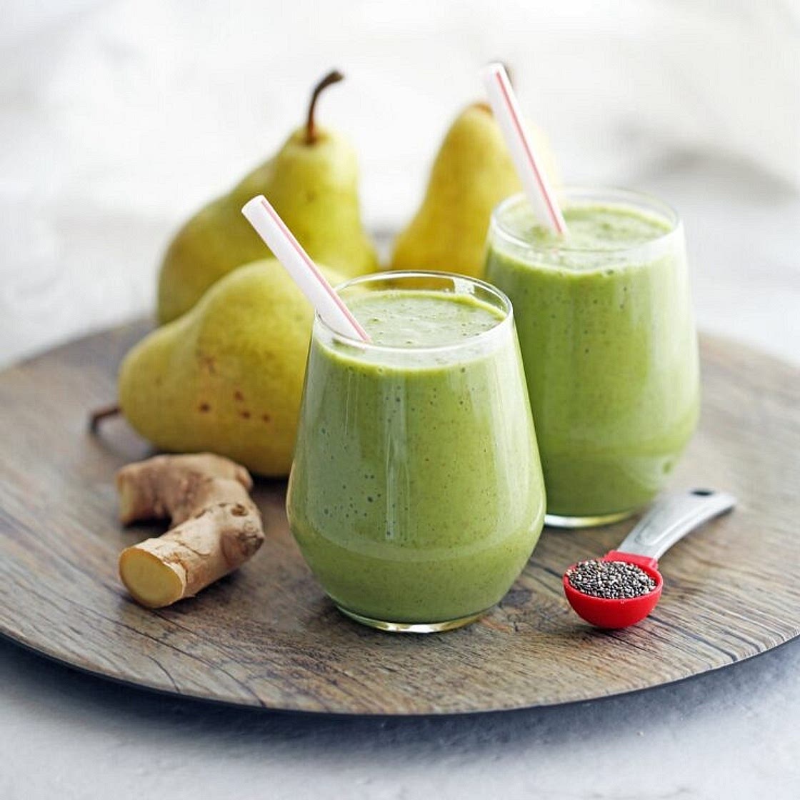 Ginger-Pear-Oat Smoothie