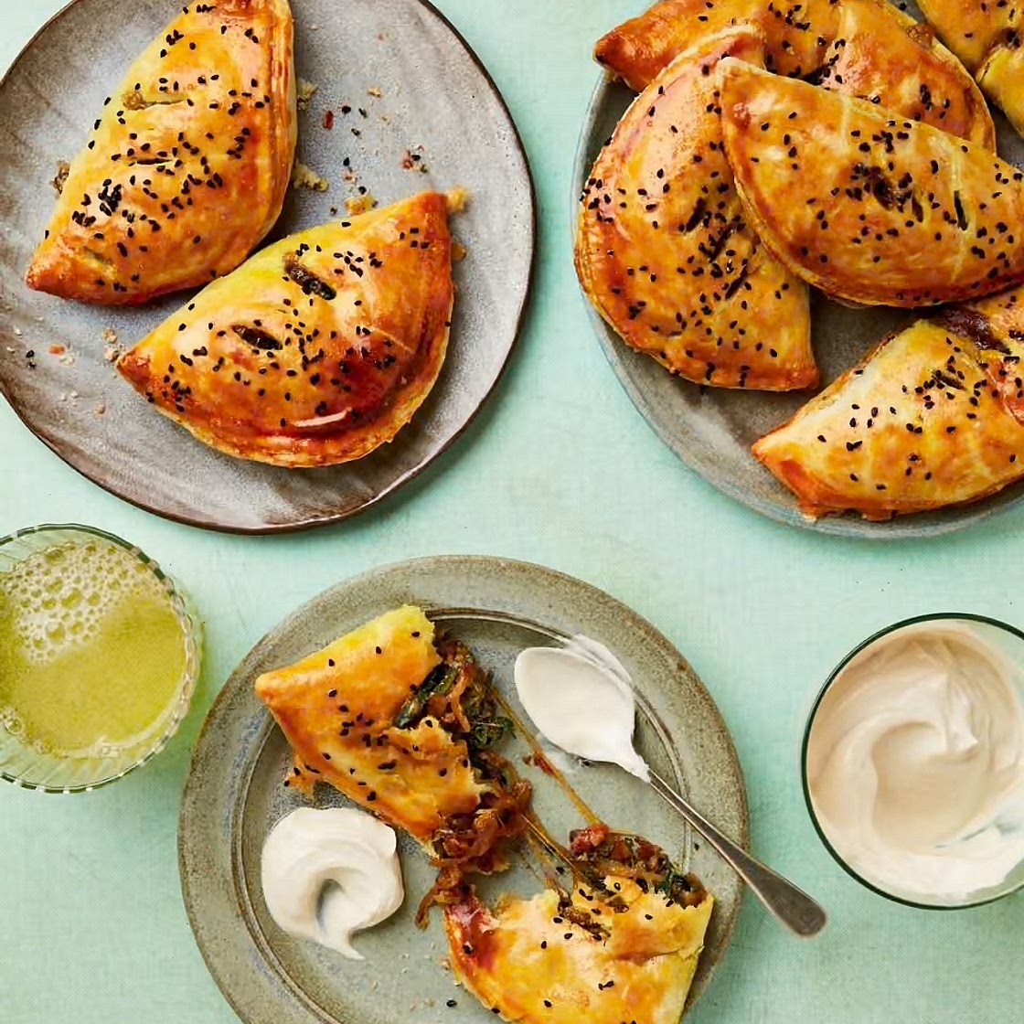 Mozzarella, spinach and curry-spiced hand pies 