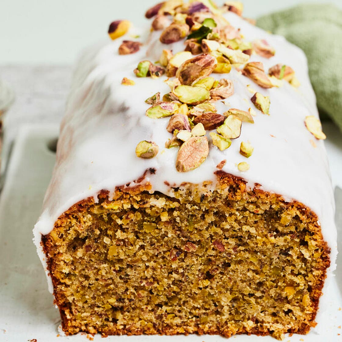 Pistazienkuchen - einfach & so saftig!