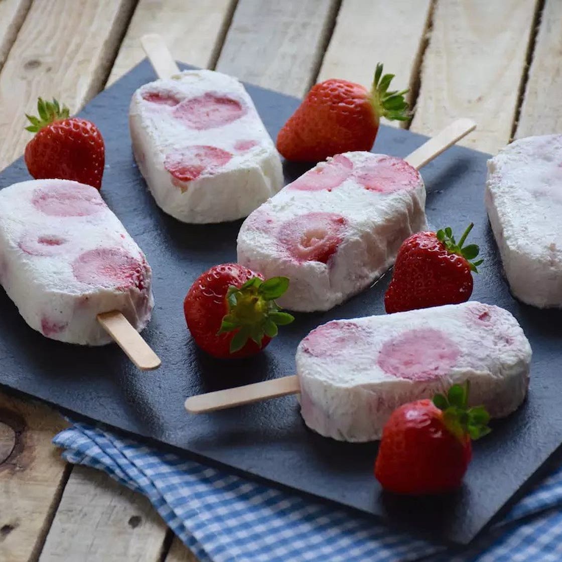 Bâtonnets de yaourt glacé (frozen yoghurt pops)