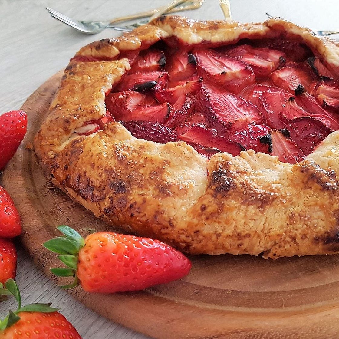 How to Make Strawberry Galette
