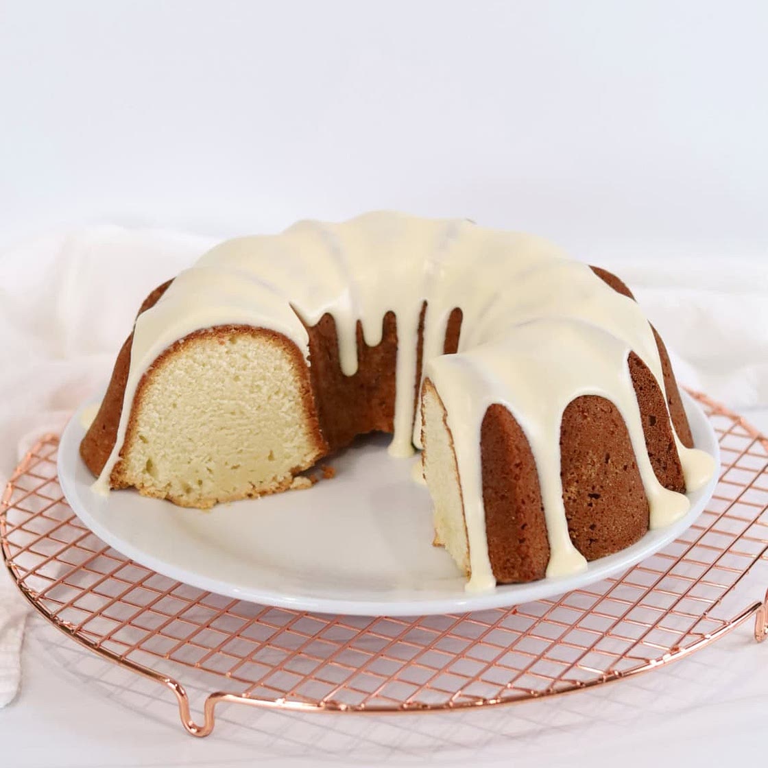 Classic 7-UP Pound Cake (Moist, Buttery & From Scratch)