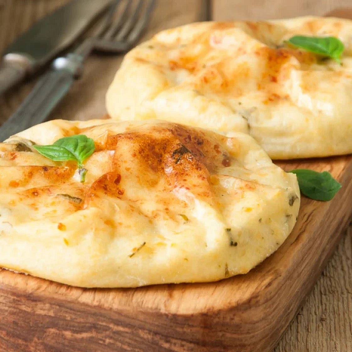 Cheese naan