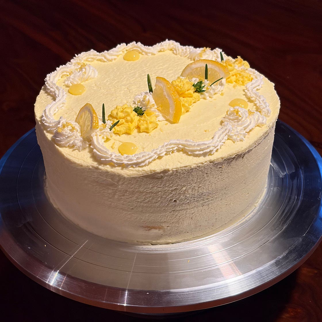 Lemon Cake w/ Lemon Curd and Mascarpone Whipped cream 🍋