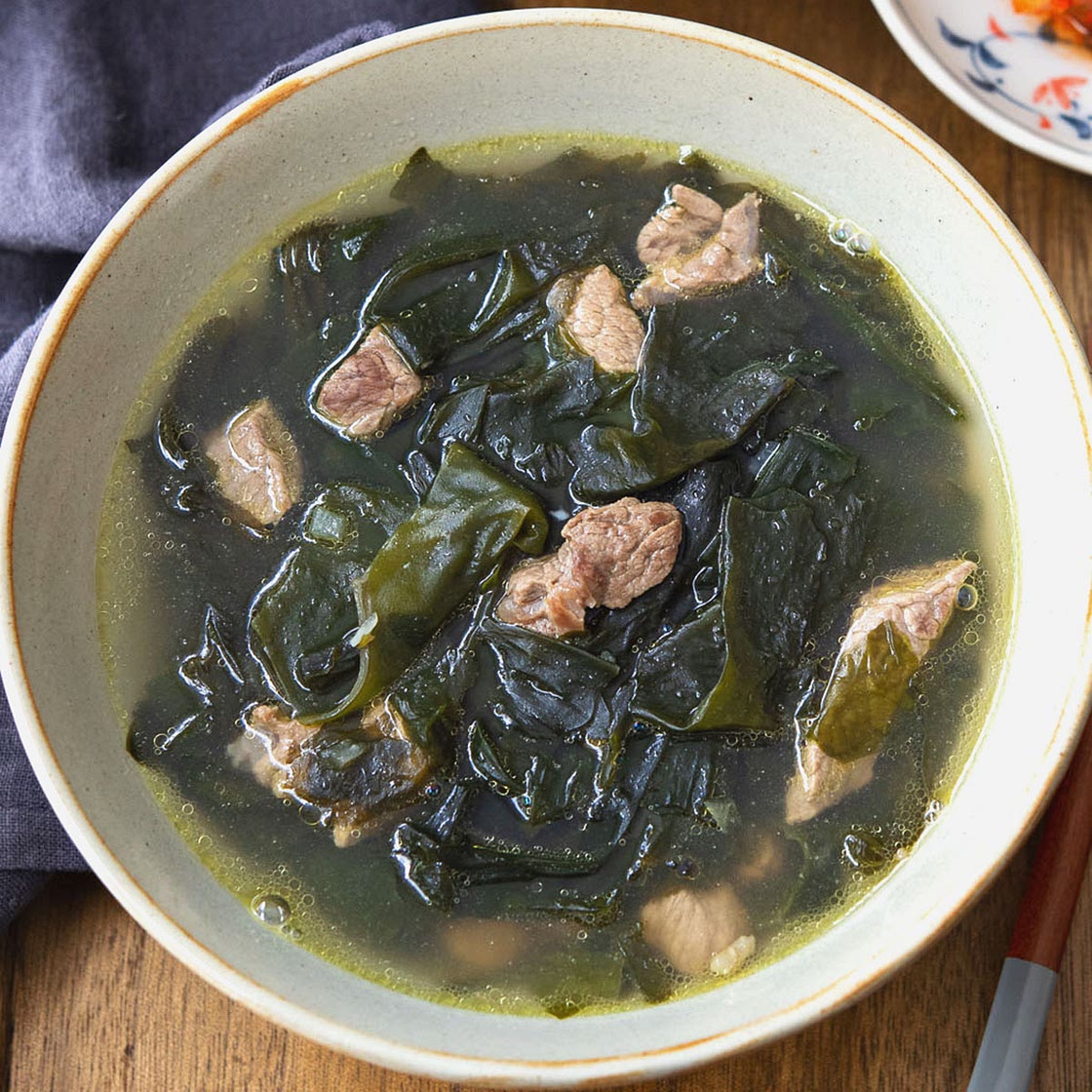 Korean Seaweed Soup (Miyeokguk)