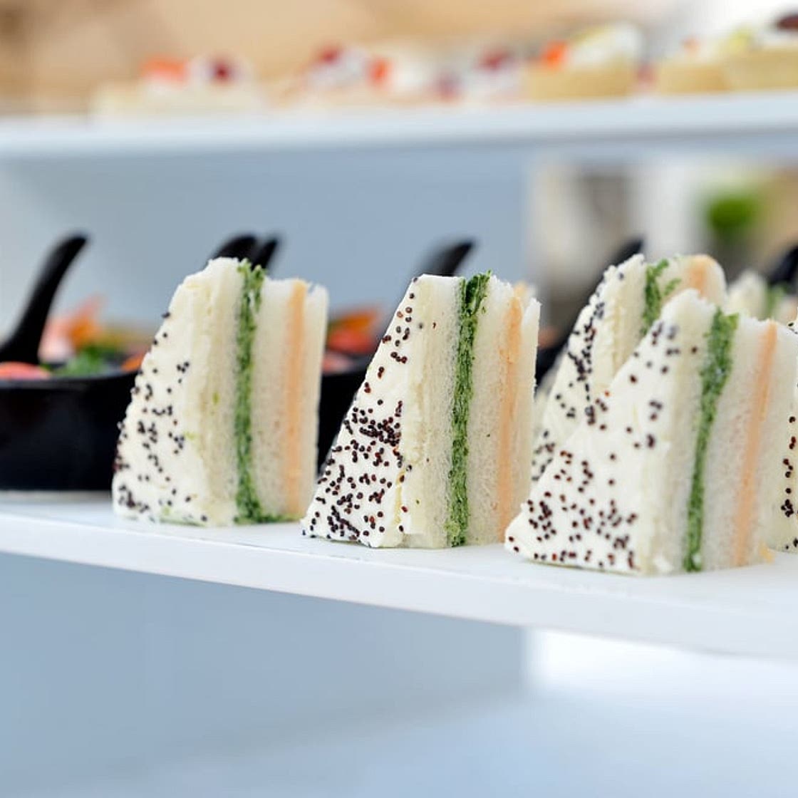 Sanduíche colorido gelado