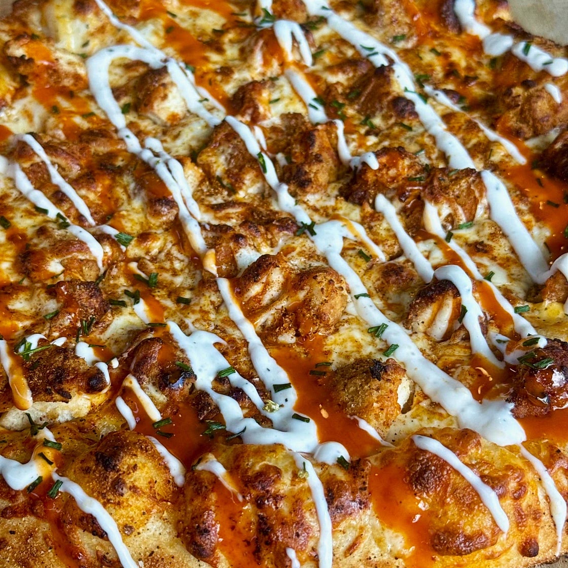 Crispy Buffalo Chicken Outdoor Pizza