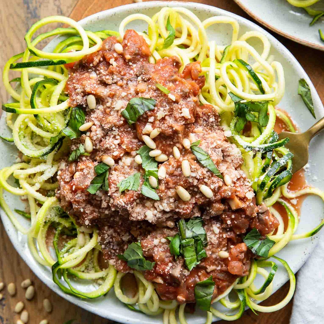 Zucchini Spaghetti w/ Mushroom Red Sauce
