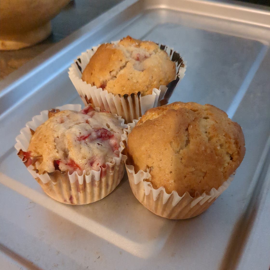 Moist Strawberry Muffins