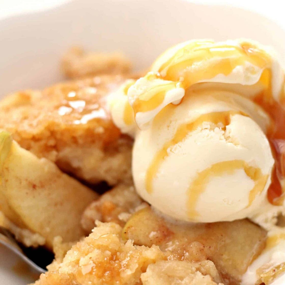 Instant Pot Caramel Apple Cobbler