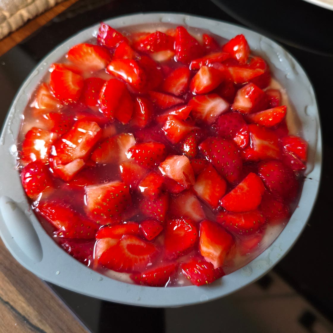 Mini-Erdbeer-Kuchen mit Vanillepudding