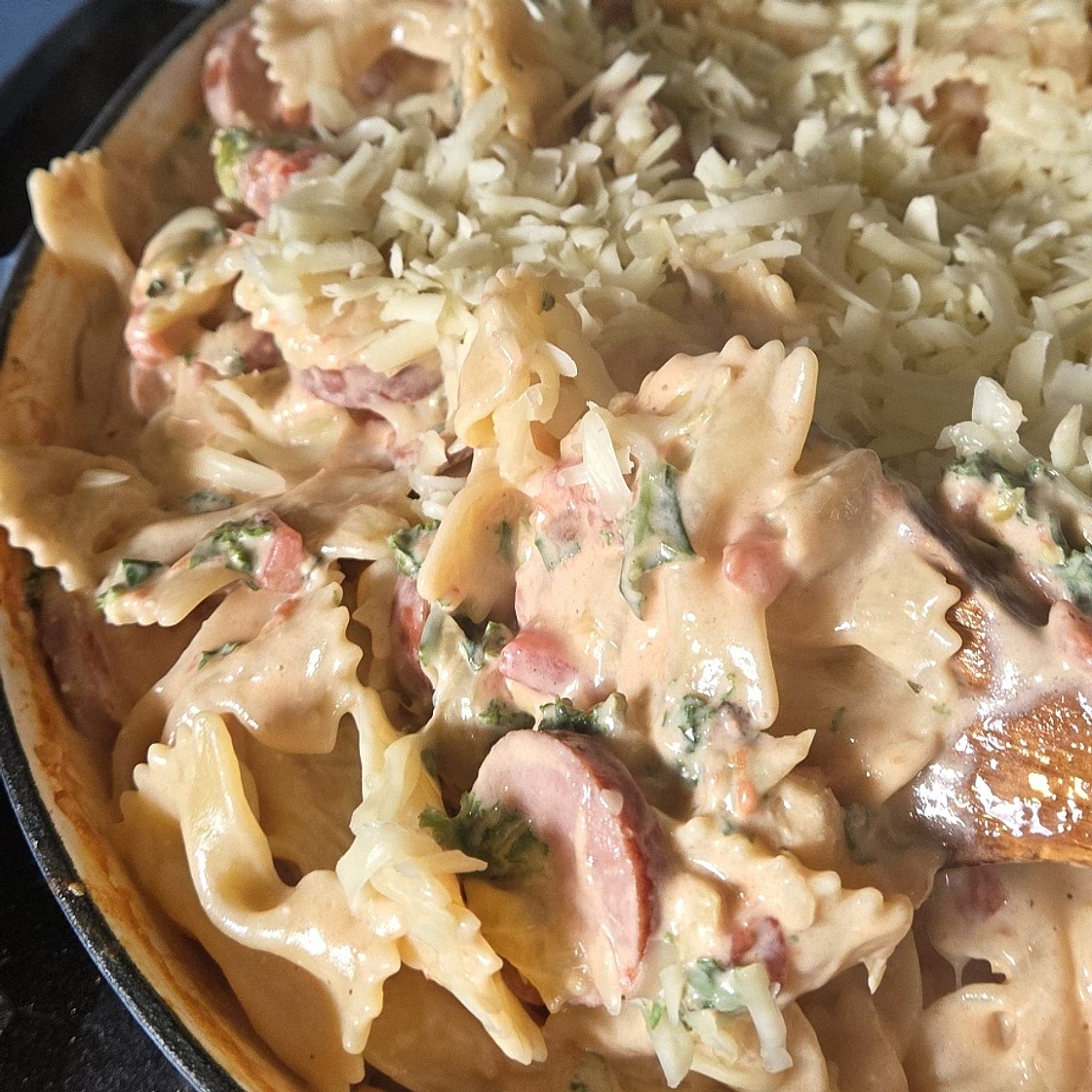 Smoked Sausage and Spin Dip Pasta 