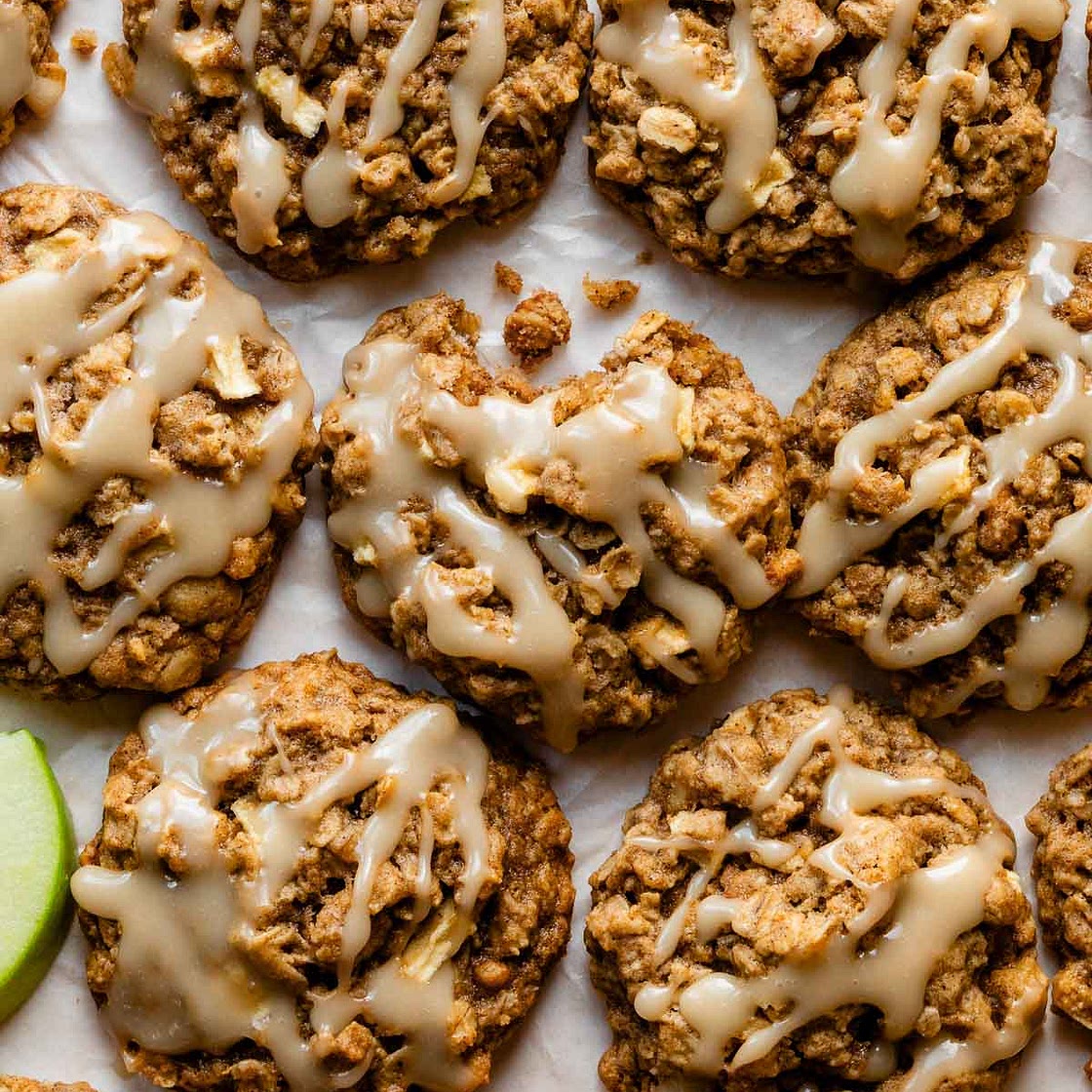 Apple Cinnamon Oatmeal Cookies