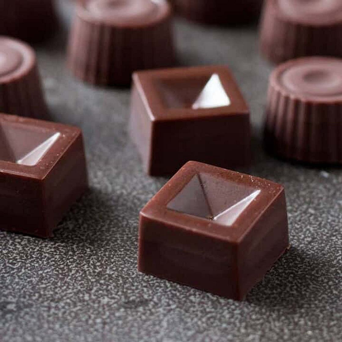 Salted Date Caramel Raw Chocolates