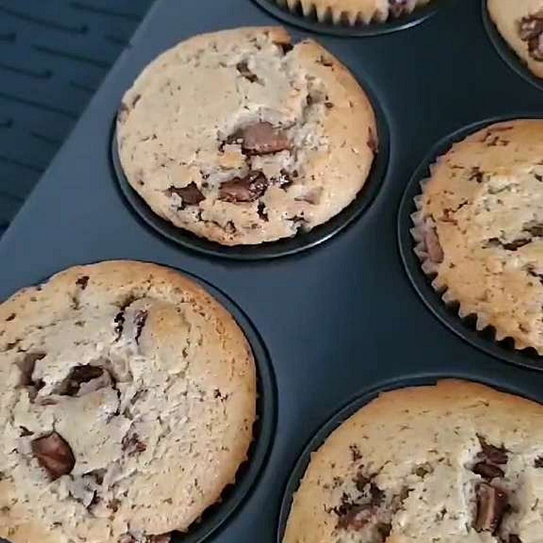 Chocolate Chip Buttermilk Muffins
