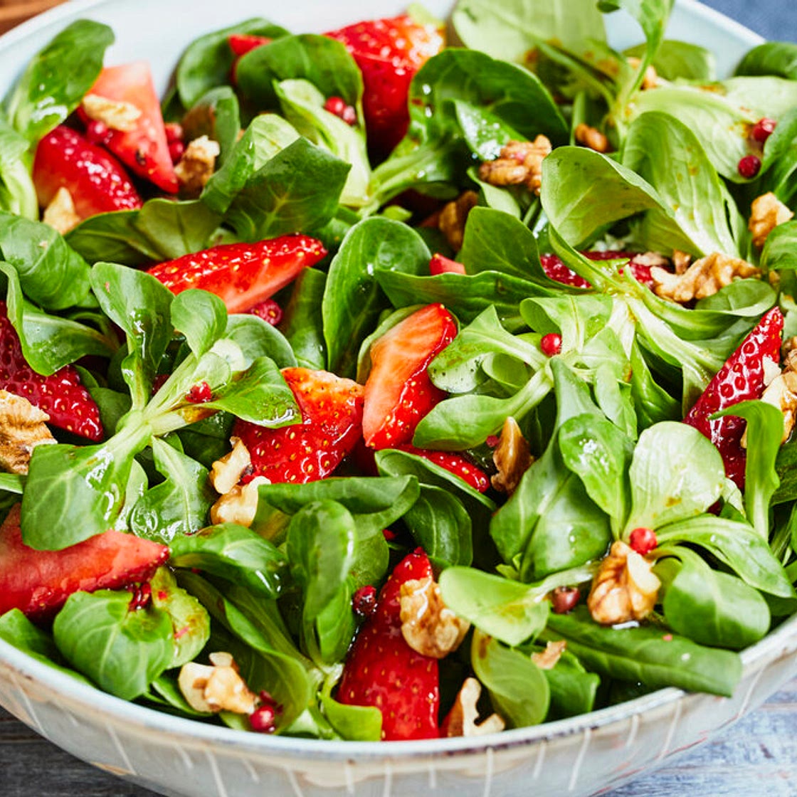 Feldsalat mit Erdbeeren - sommerlich & so lecker
