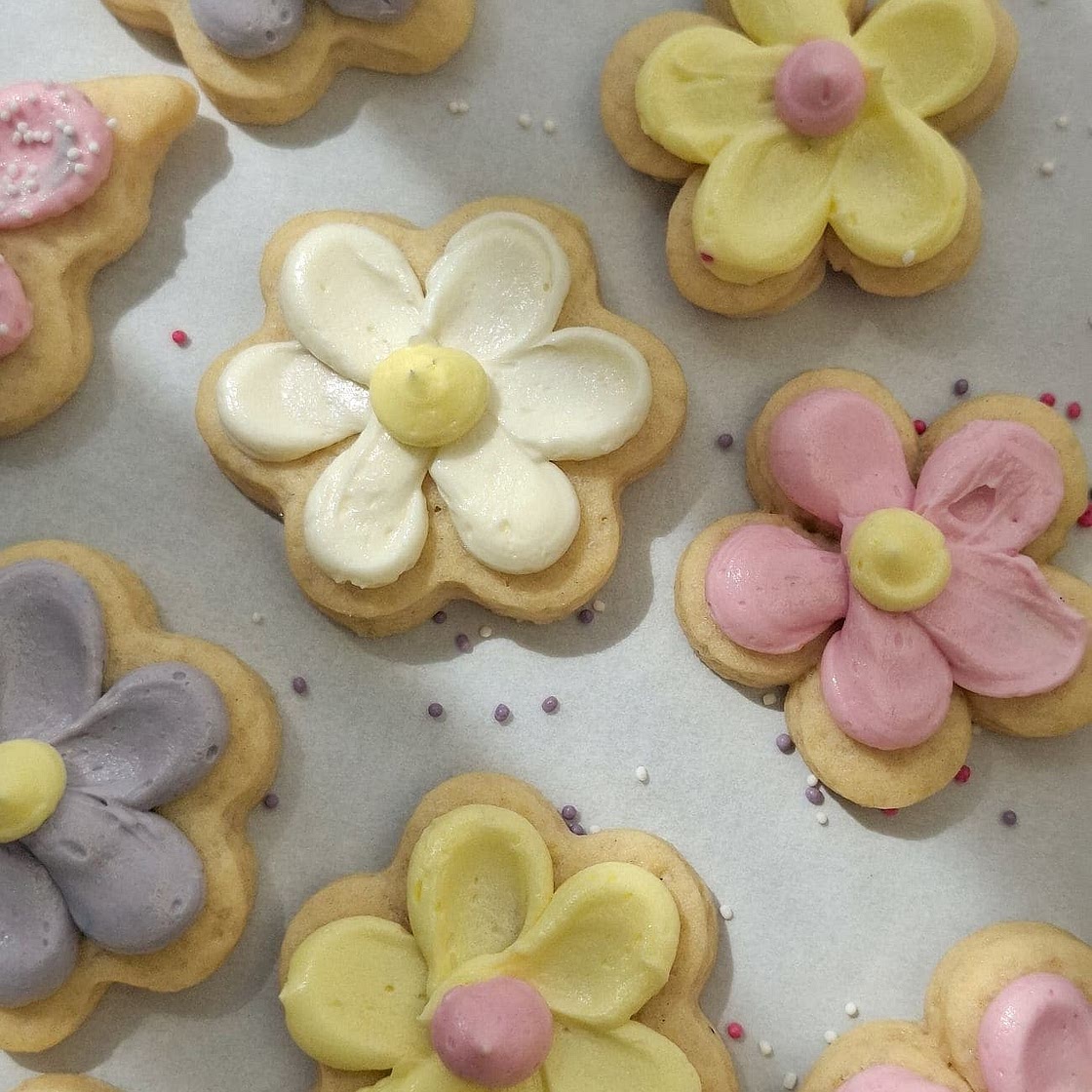 Cute Frosted Flower Sugar Cookies