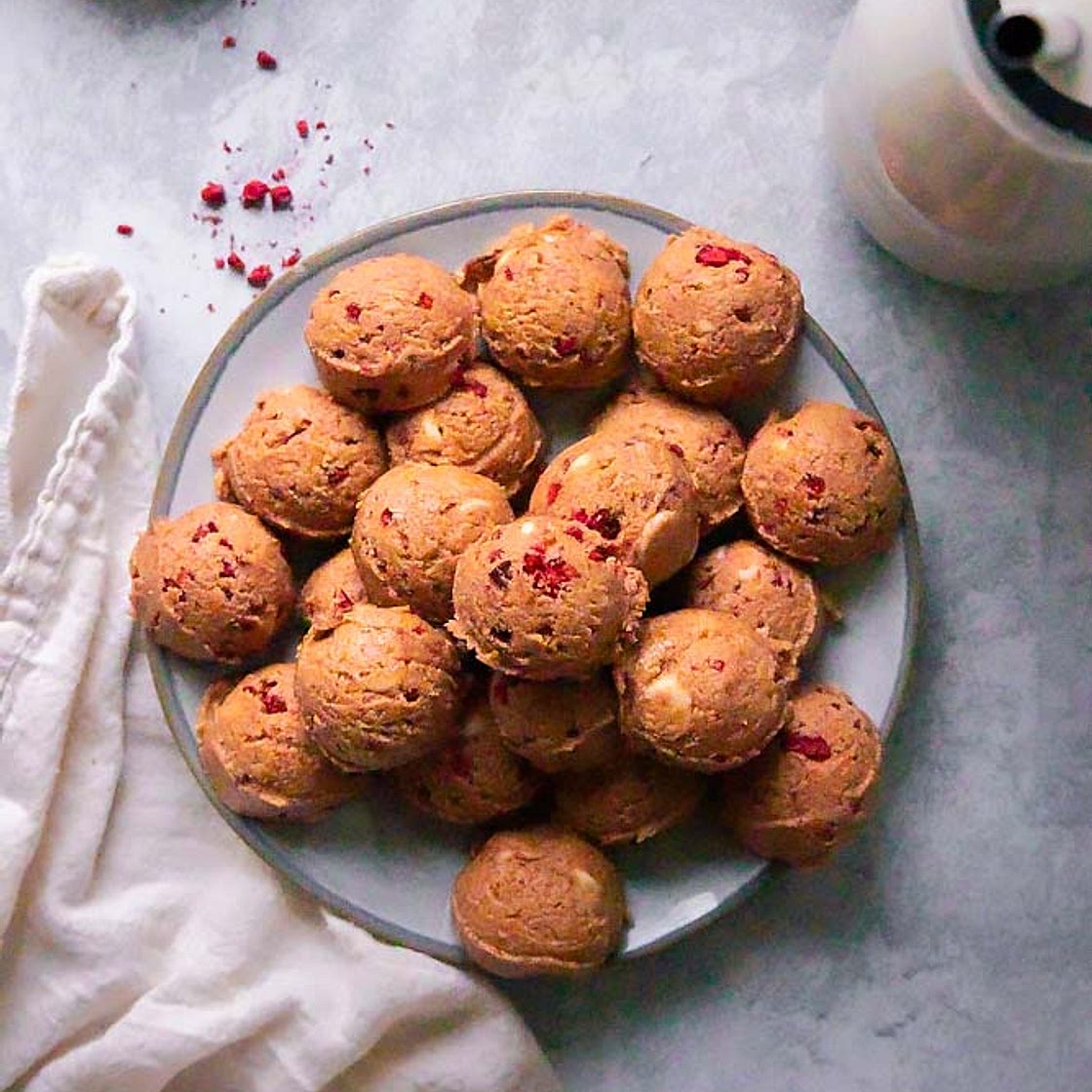 White Chocolate Fat Bombs (No Bake!)