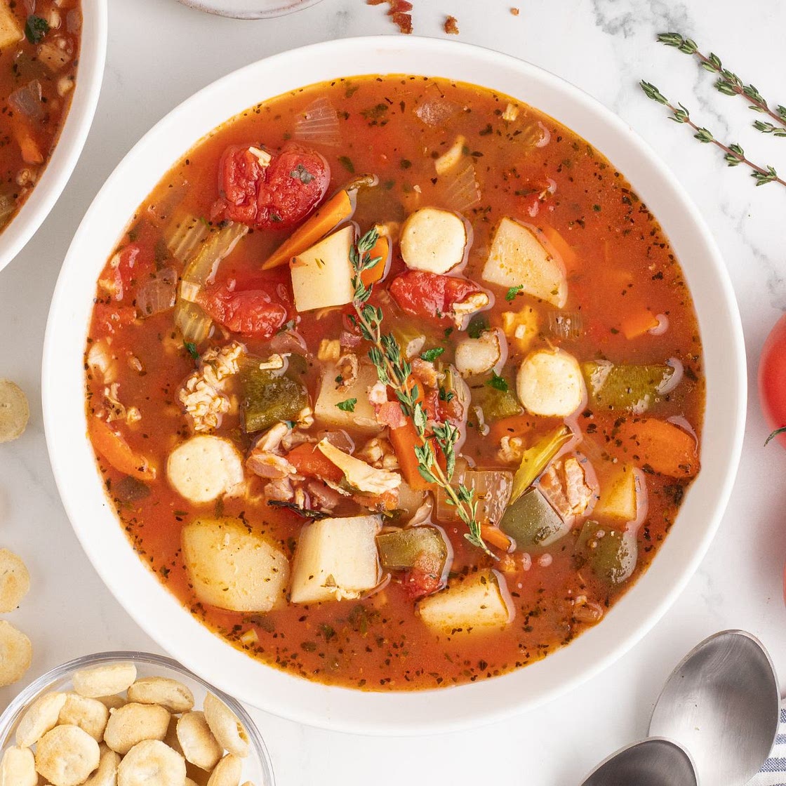 Easy Manhattan Clam Chowder (Stovetop or Slow Cooker)
