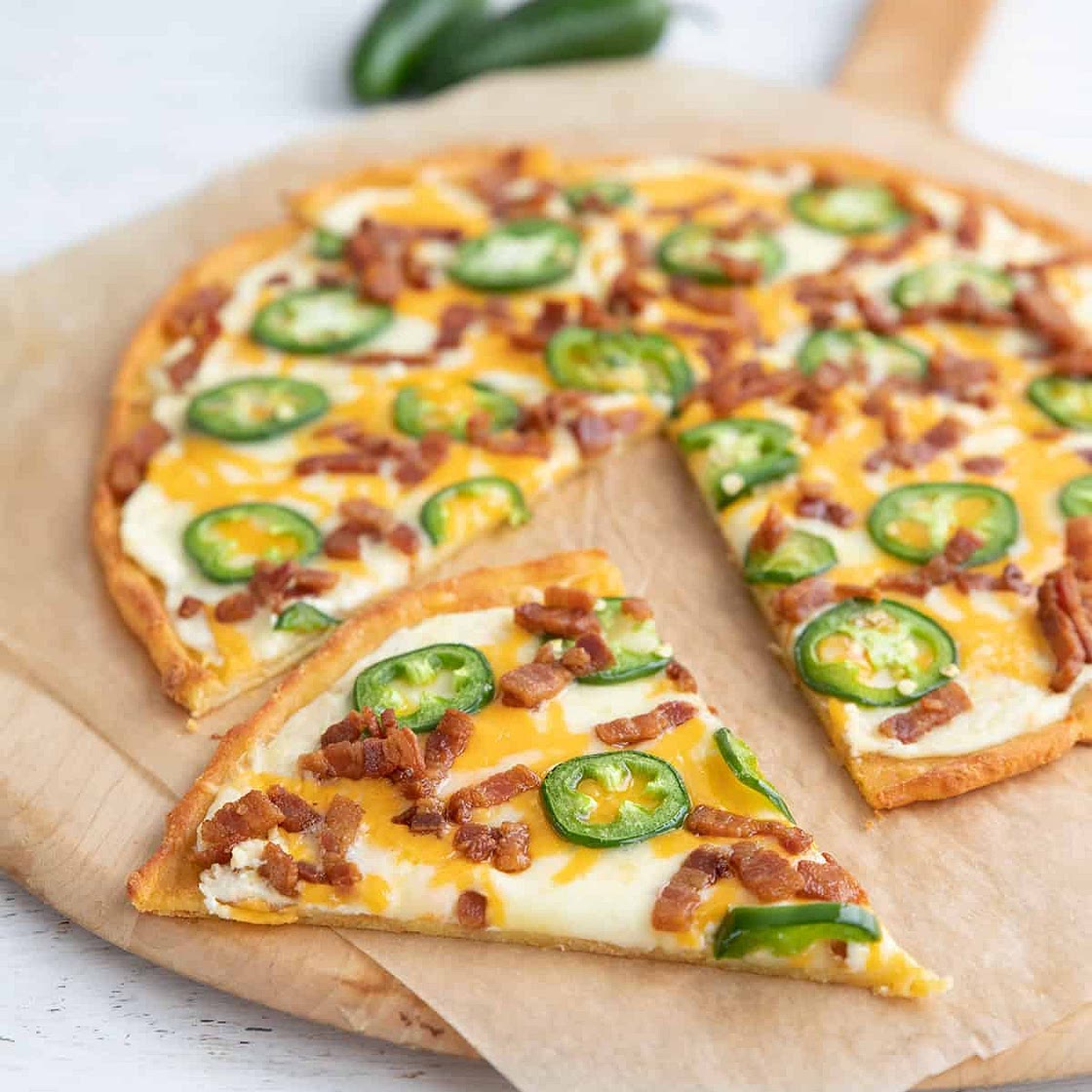 Keto Jalapeño Popper Pizza