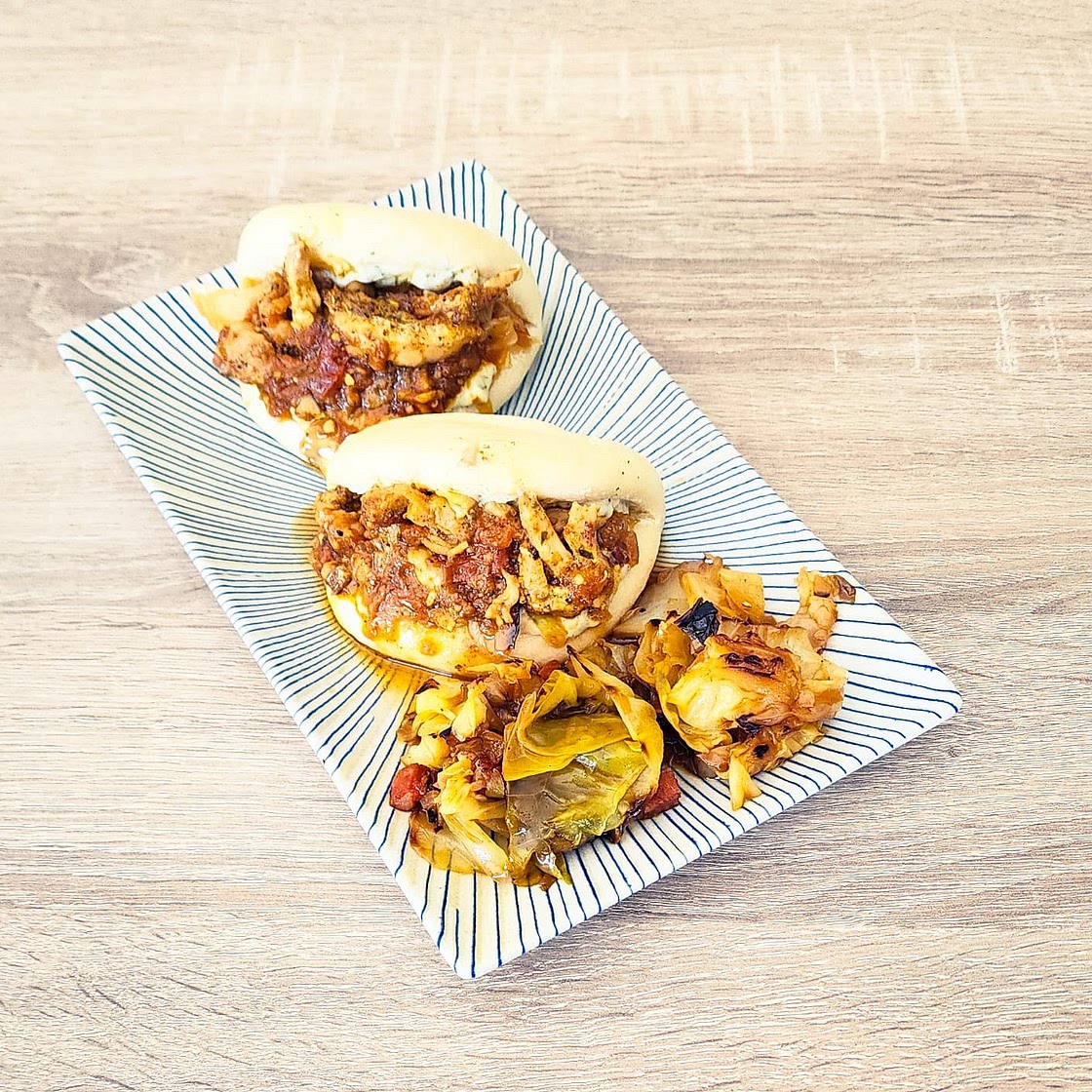 Bao buns fusion: poulet pili-pili & sauce à l'ail