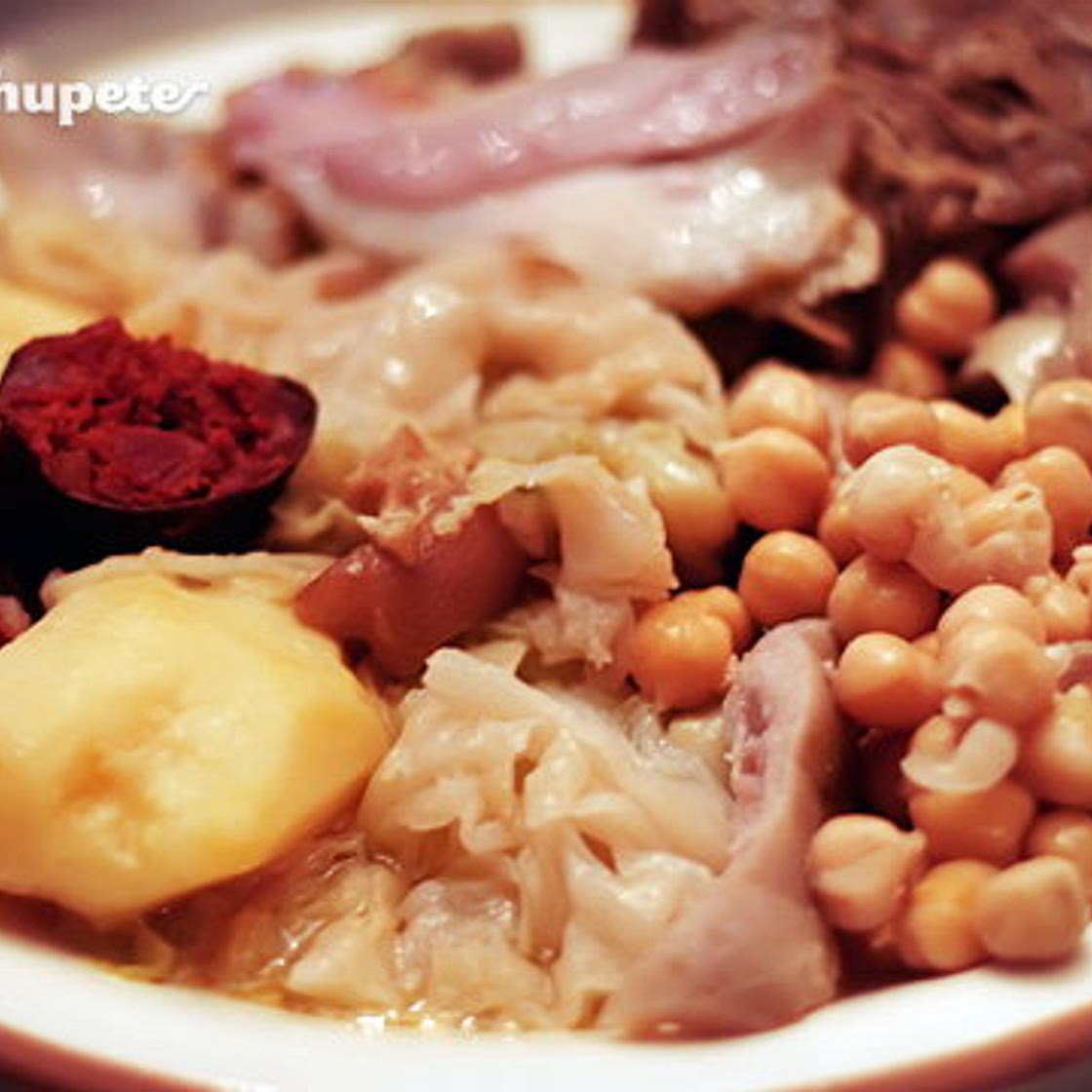 Cocido gallego. Receta tradicional gallega para triunfar en familia