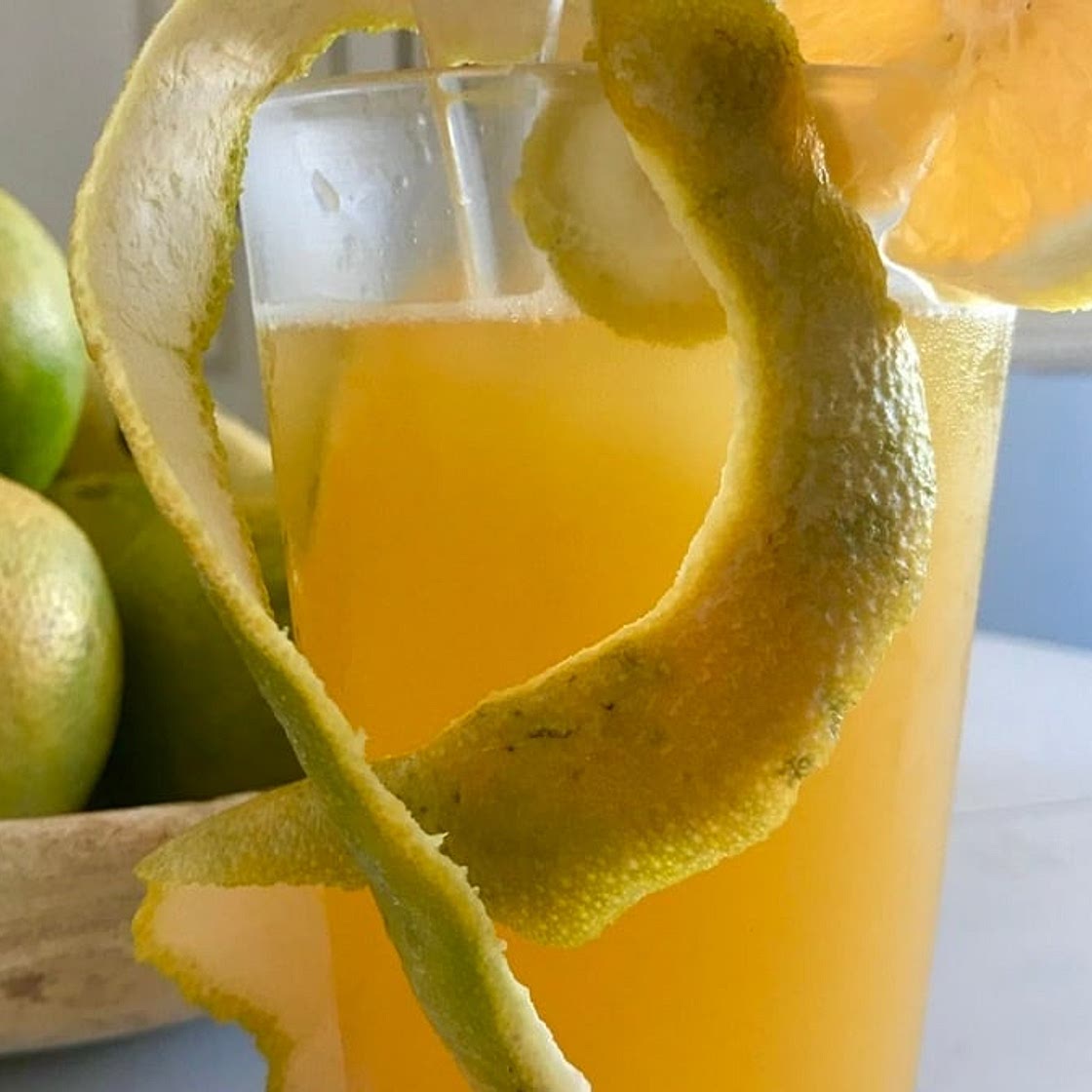 Drink de laranja e vodka