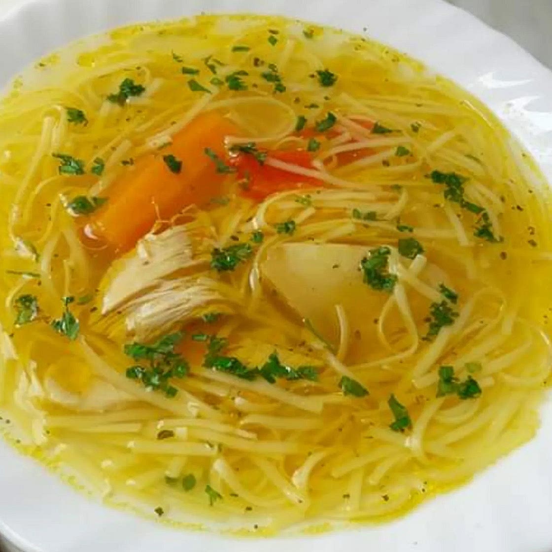 Chicken soup with fine pasta thyme - best for flavour
