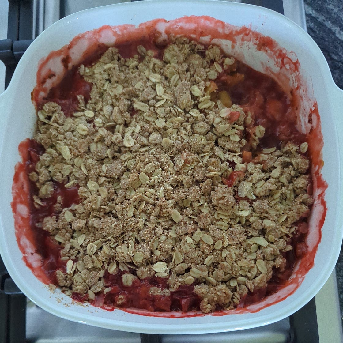 Low FODMAP Strawberry Rhubarb Crumble