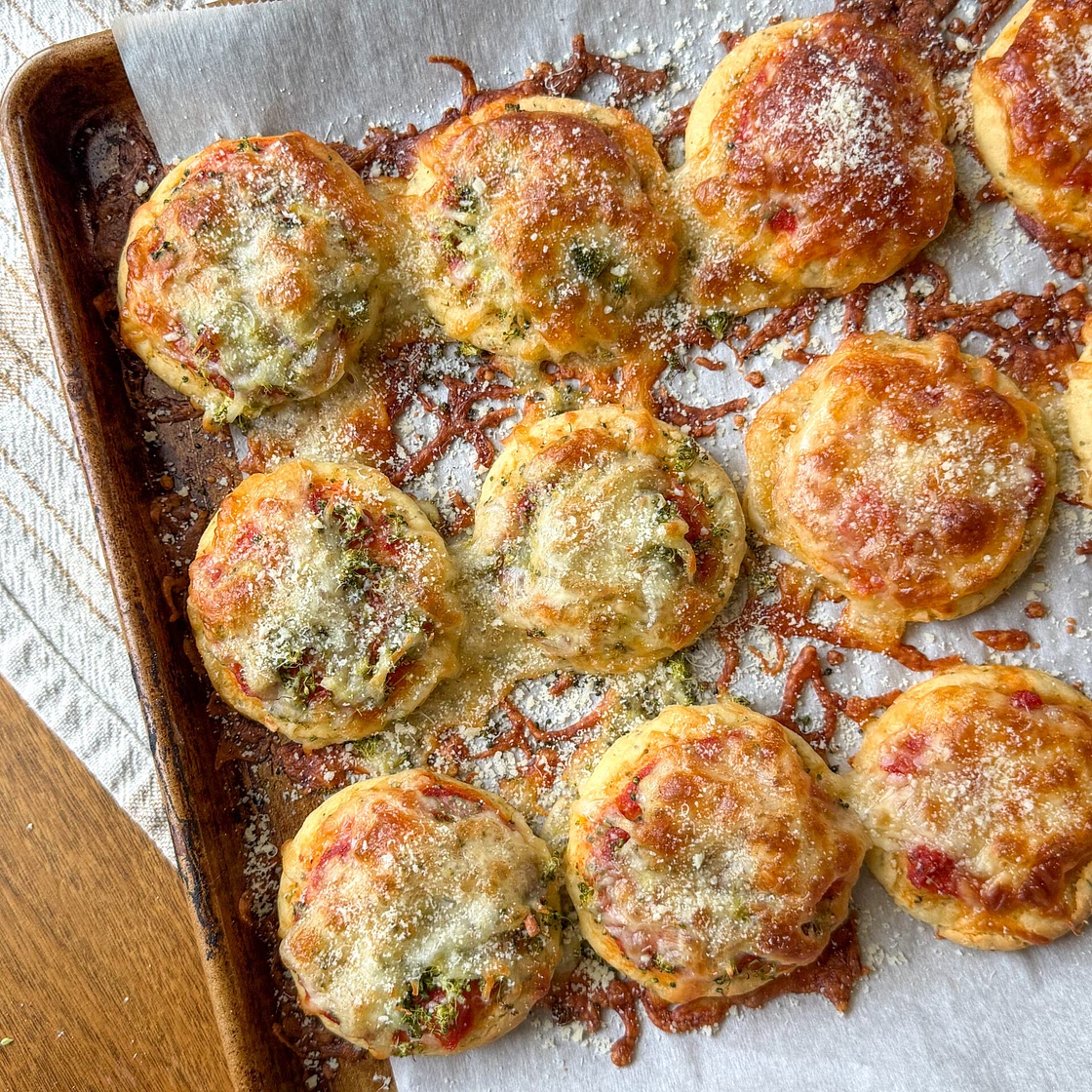 Healthy Mini Pizzas for Kids (using Greek yogurt dough!)